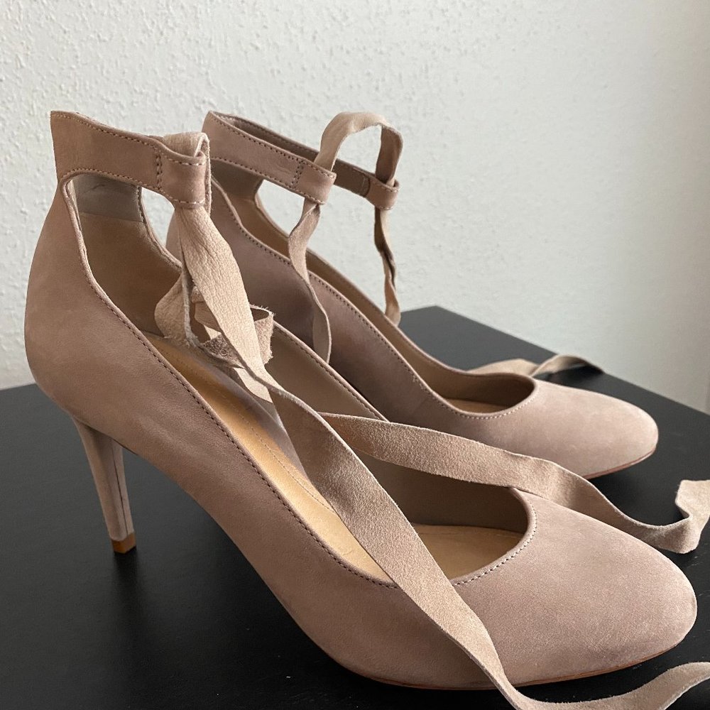 SCHUTZ Tan Heels